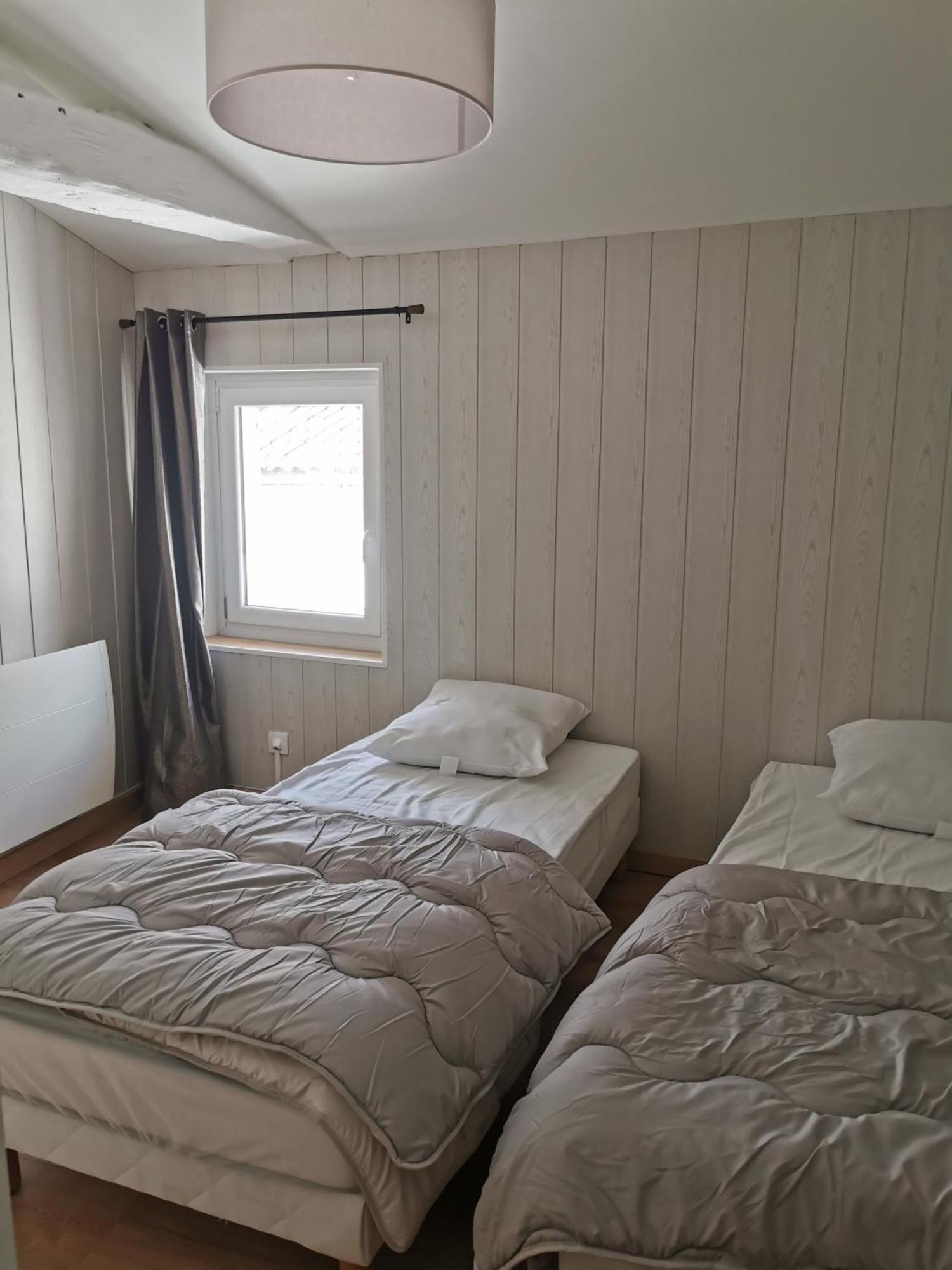 Maisondeville_Le_Cent_Un Angoulême Esterno foto