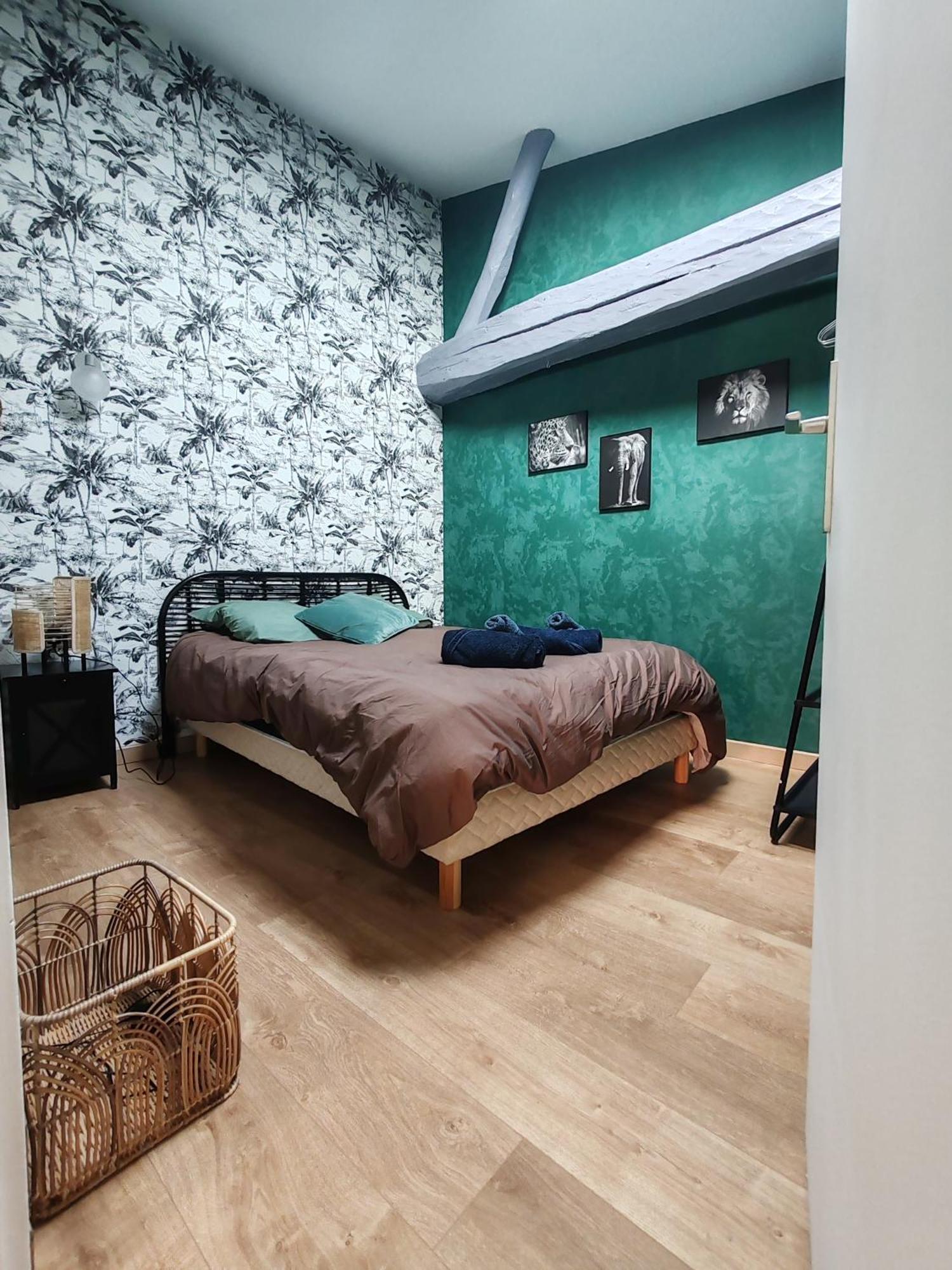Maisondeville_Le_Cent_Un Angoulême Esterno foto